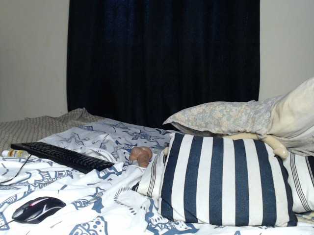 Leylawalker, live now on BongaCams