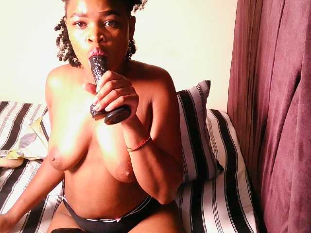 Leylawalker live cam on BongaCams