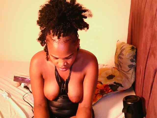 Model: Leylawalker
