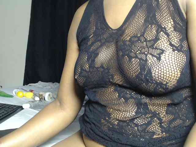 Model: Leylawalker