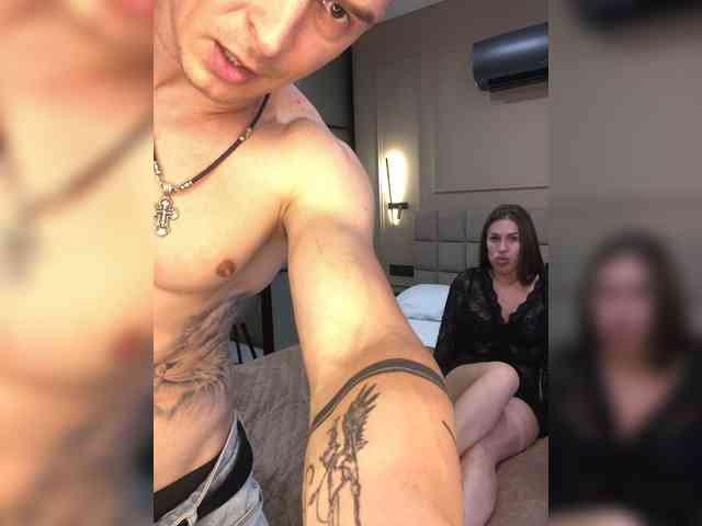 VelvetCouple webcam