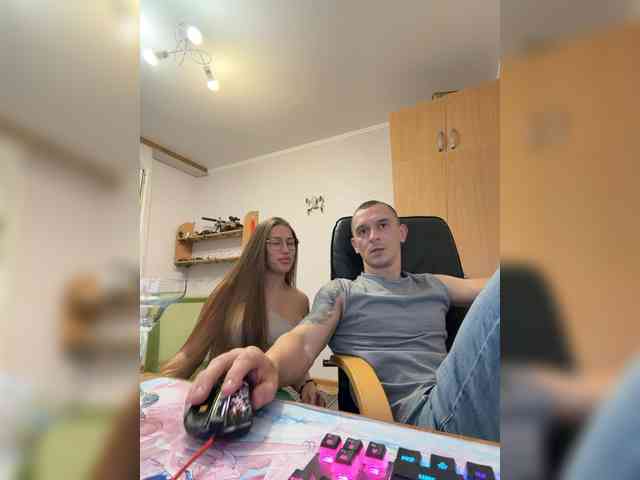 VelvetCouple webcam