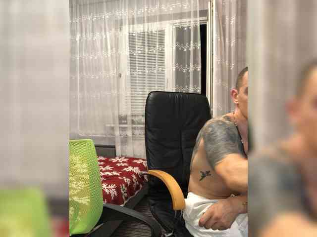 VelvetCouple webcam