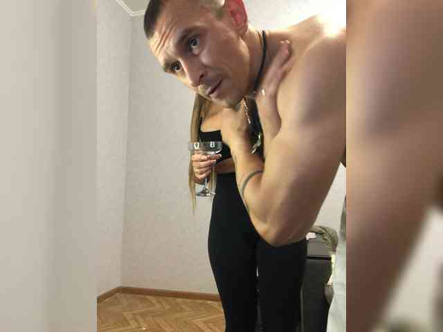 VelvetCouple webcam