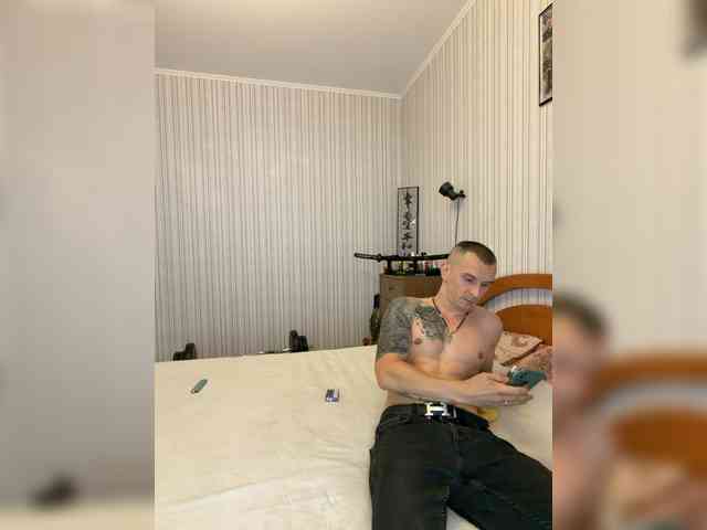 VelvetCouple webcam
