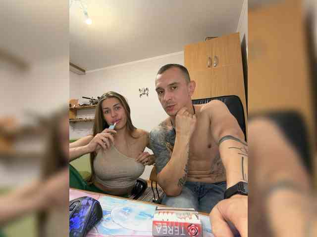 VelvetCouple webcam