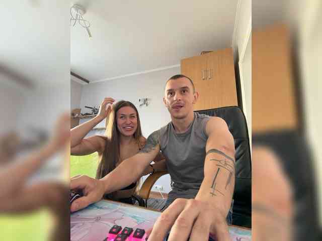 VelvetCouple webcam