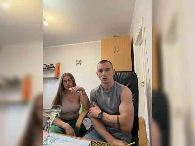 VelvetCouple webcam