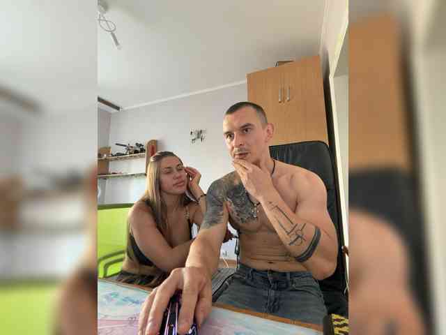VelvetCouple webcam