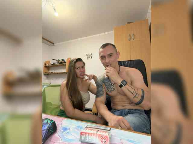 VelvetCouple webcam