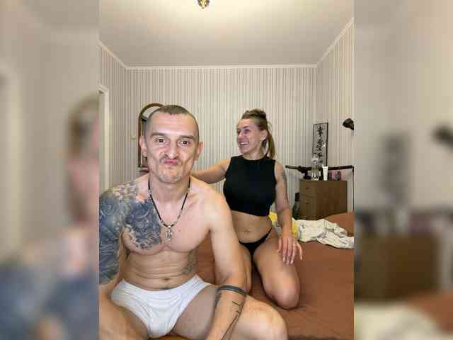 VelvetCouple webcam