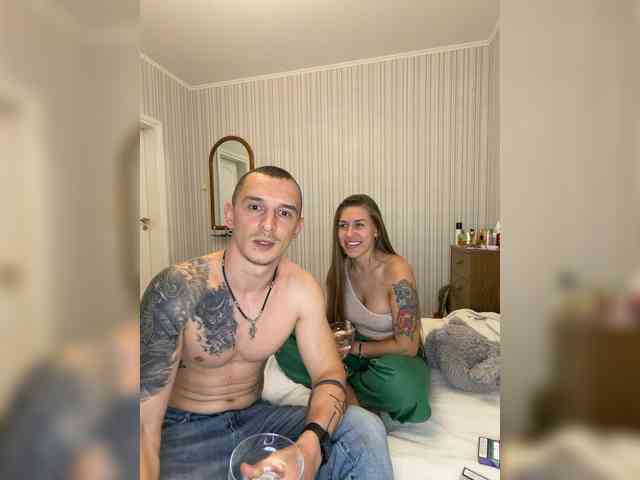 VelvetCouple webcam