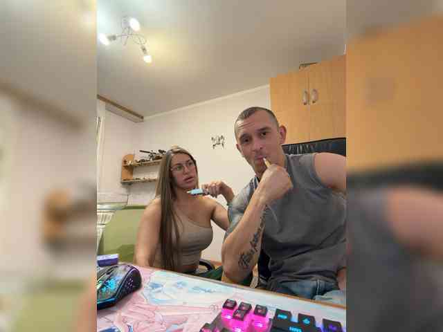VelvetCouple webcam