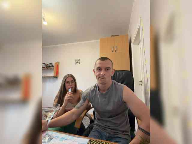 VelvetCouple webcam