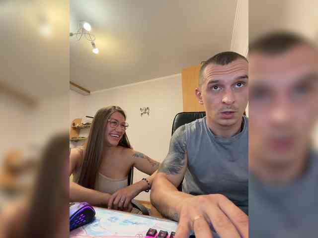 VelvetCouple webcam