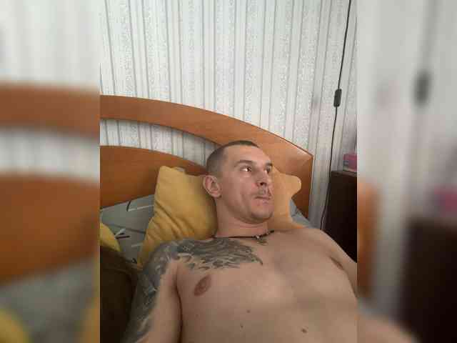 VelvetCouple webcam
