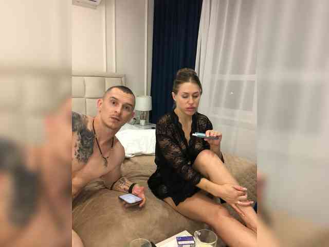 VelvetCouple webcam