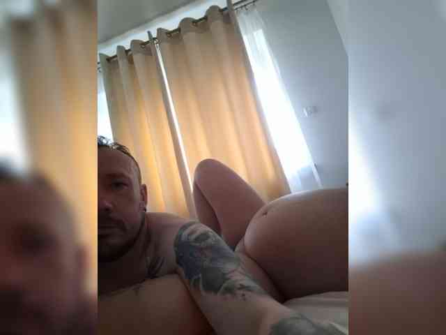 PregnantCouppy webcam