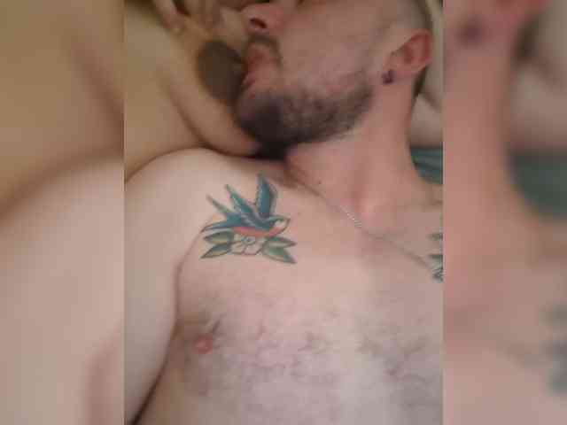 PregnantCouppy webcam