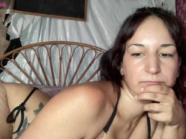 Lucia88 live cam on BongaCams