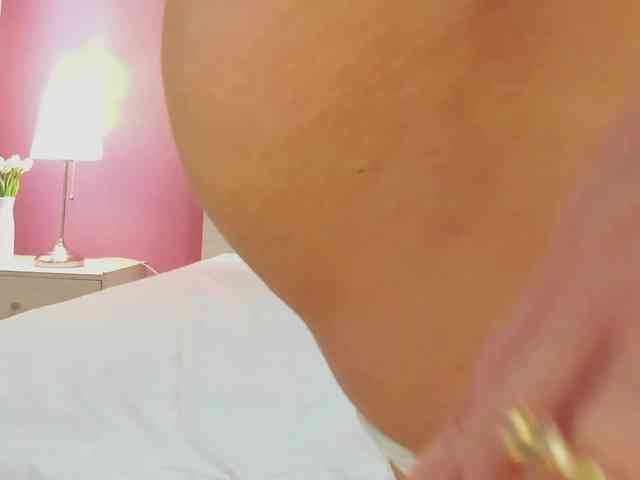 AliciaSaenz webcam