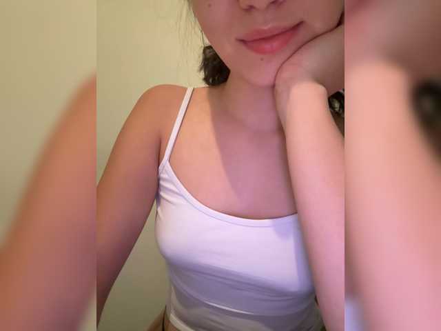 Kikimeia live cam on BongaCams