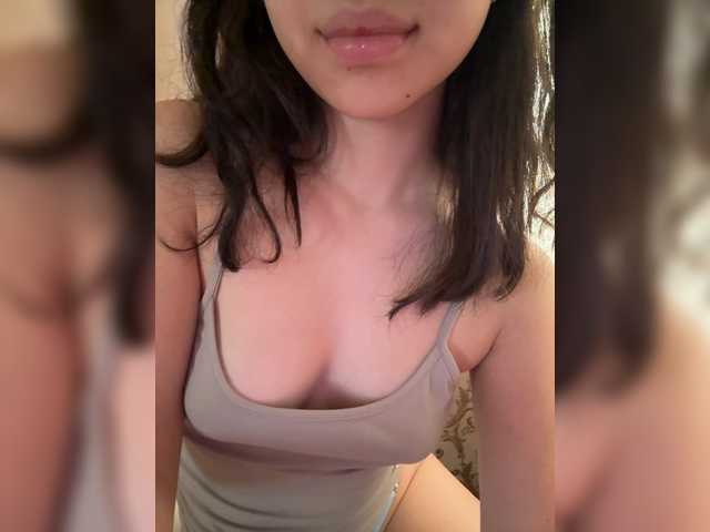 Kikimeia live cam on BongaCams