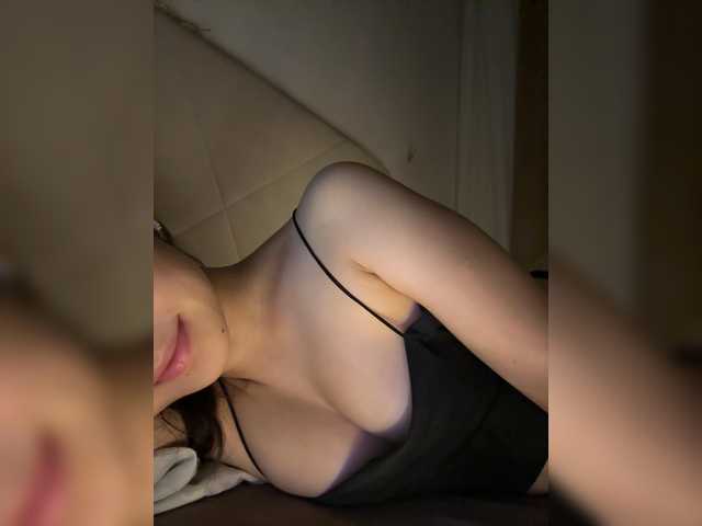 Kikimeia live cam on BongaCams