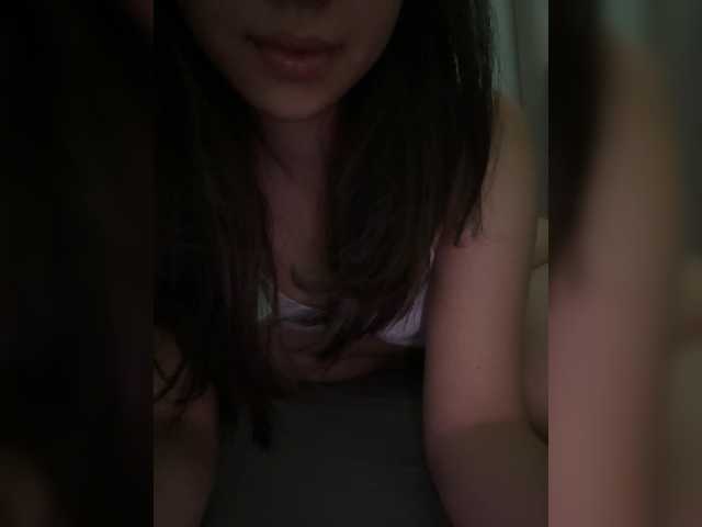 Kikimeia live cam on BongaCams