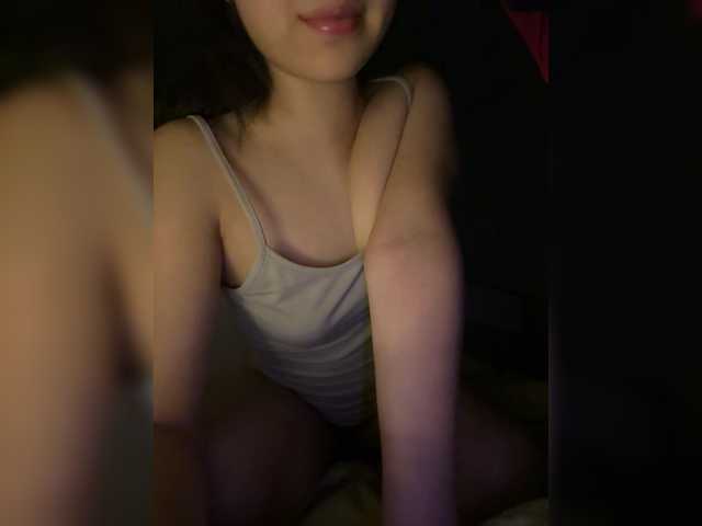 Kikimeia live cam on BongaCams