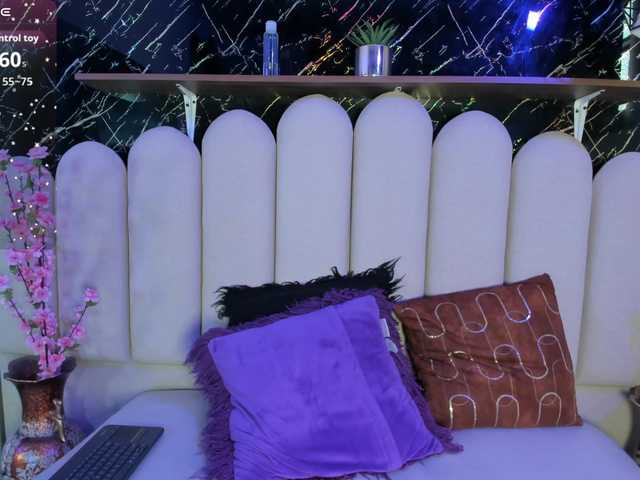 Aura-Luxe live cam on BongaCams