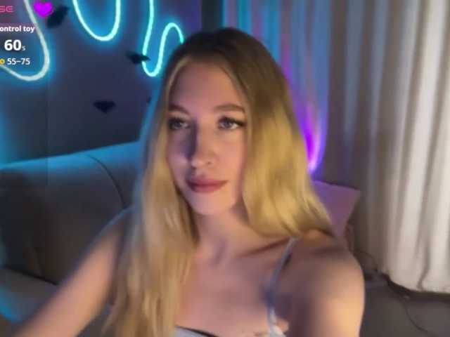 creamberryy, live now on BongaCams