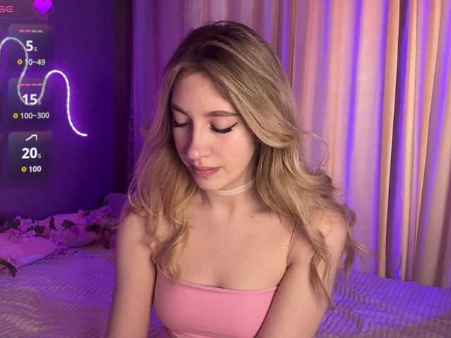creamberryy live cam on BongaCams