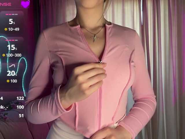 creamberryy — live female cam