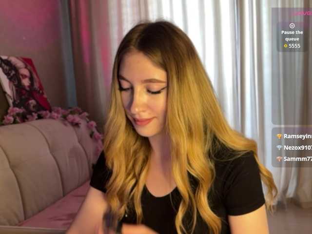 creamberryy live cam on BongaCams