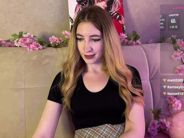 creamberryy live cam on BongaCams