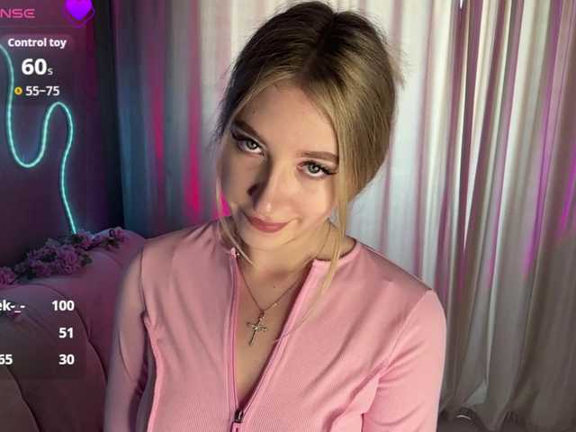 creamberryy — live female cam