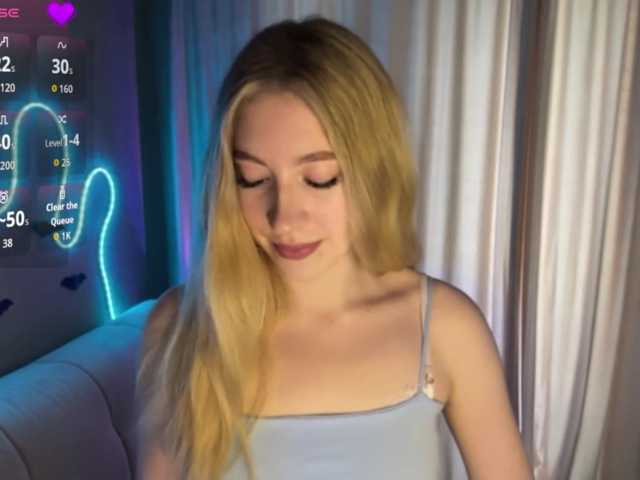creamberryy, live now on BongaCams