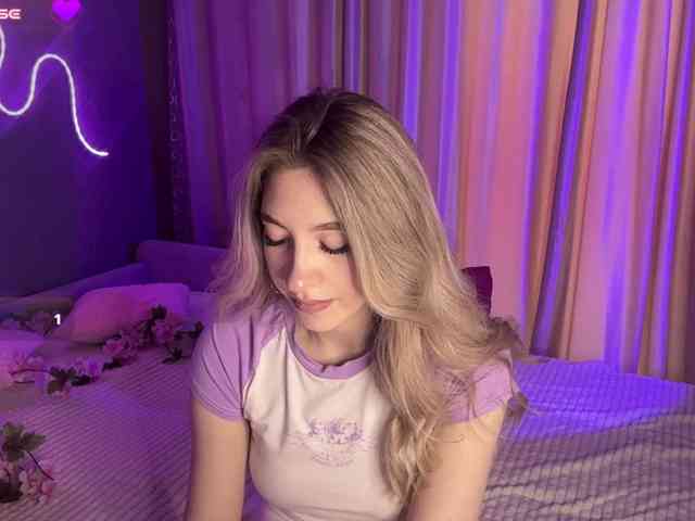 strip chat room Creamberryy