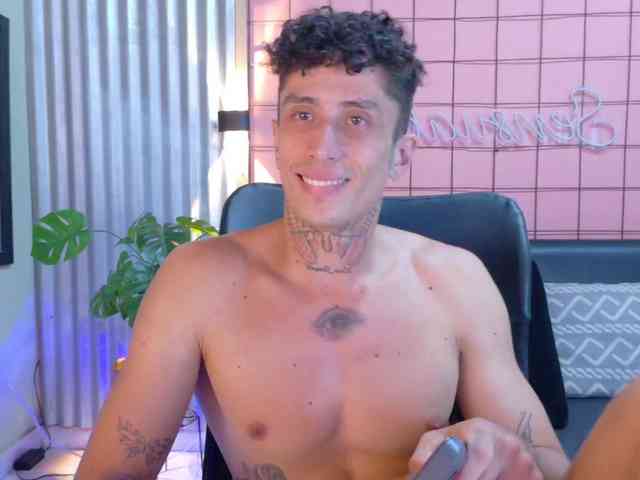 ostbot-muscle Live Webcam on BongaCams