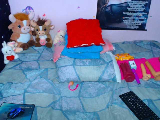shantaltsfoxx live cam on BongaCams