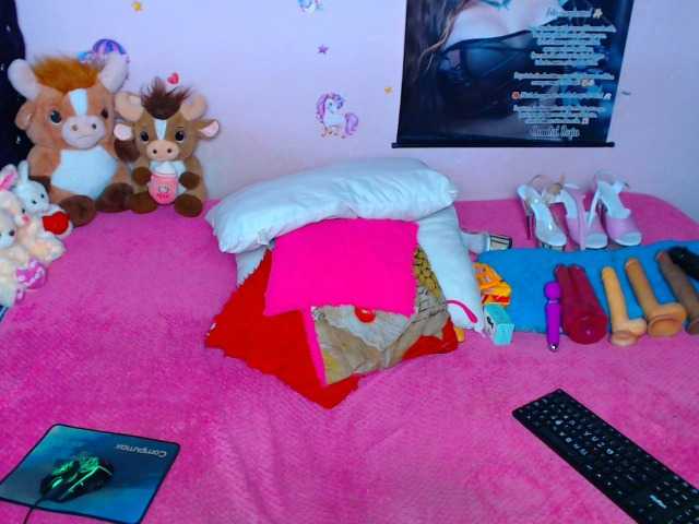 shantaltsfoxx live cam on BongaCams