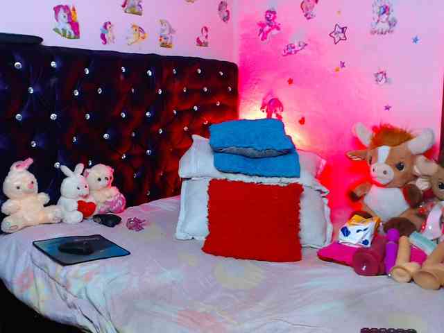 shantaltsfoxx Live Webcam on BongaCams