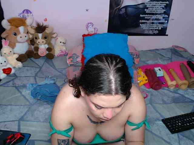 shantaltsfoxx webcam