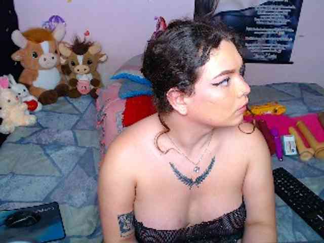 shantaltsfoxx webcam