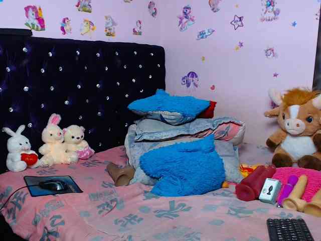shantaltsfoxx Live Webcam on BongaCams