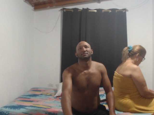 violetaandlucyandtevez live cam on BongaCams