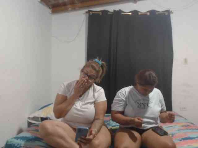 violetaandlucyandtevez webcam