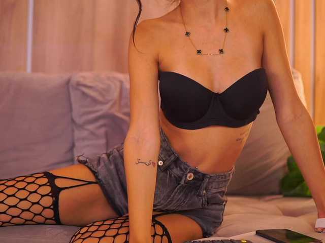LunaBlis live cam