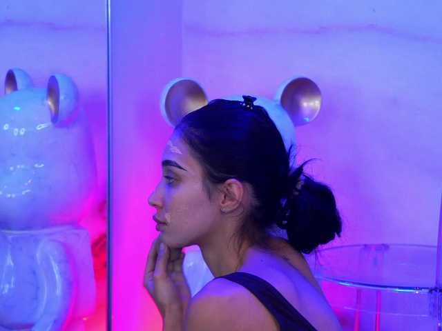 LunaBlis live webcam show